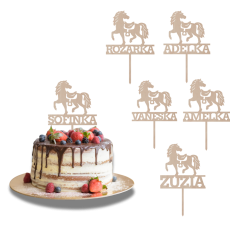 Drewniany topper na zamówienie – Koń z własnym imieniem