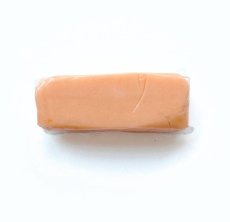 pravy marcipan broskvovy 28 mandli 100 g