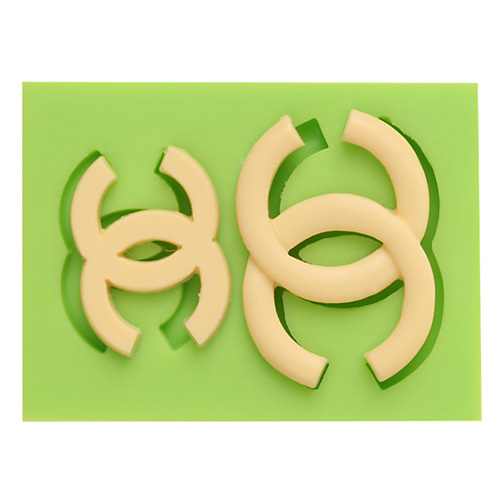 Forma silikonowa marki odzieżowej III