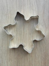 Foremki do wycinania ciastek w kształcie płatków śniegu
